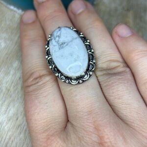 Howlite Oval 925 Silver Ring